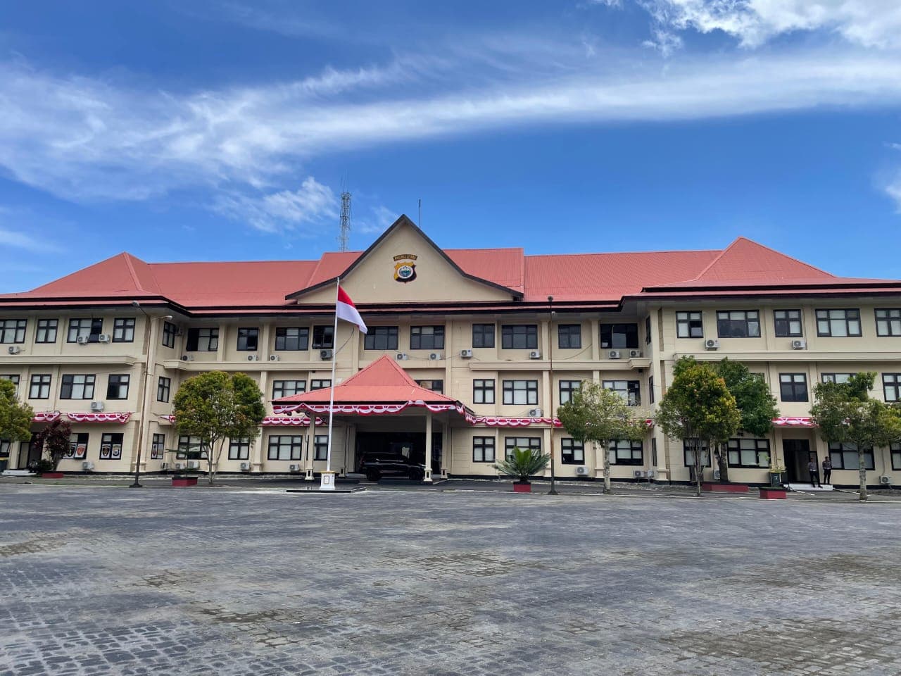 telan-anggaran-fantastis-pembangunan-gedung-spkt-baru-polda-malut-disoroti