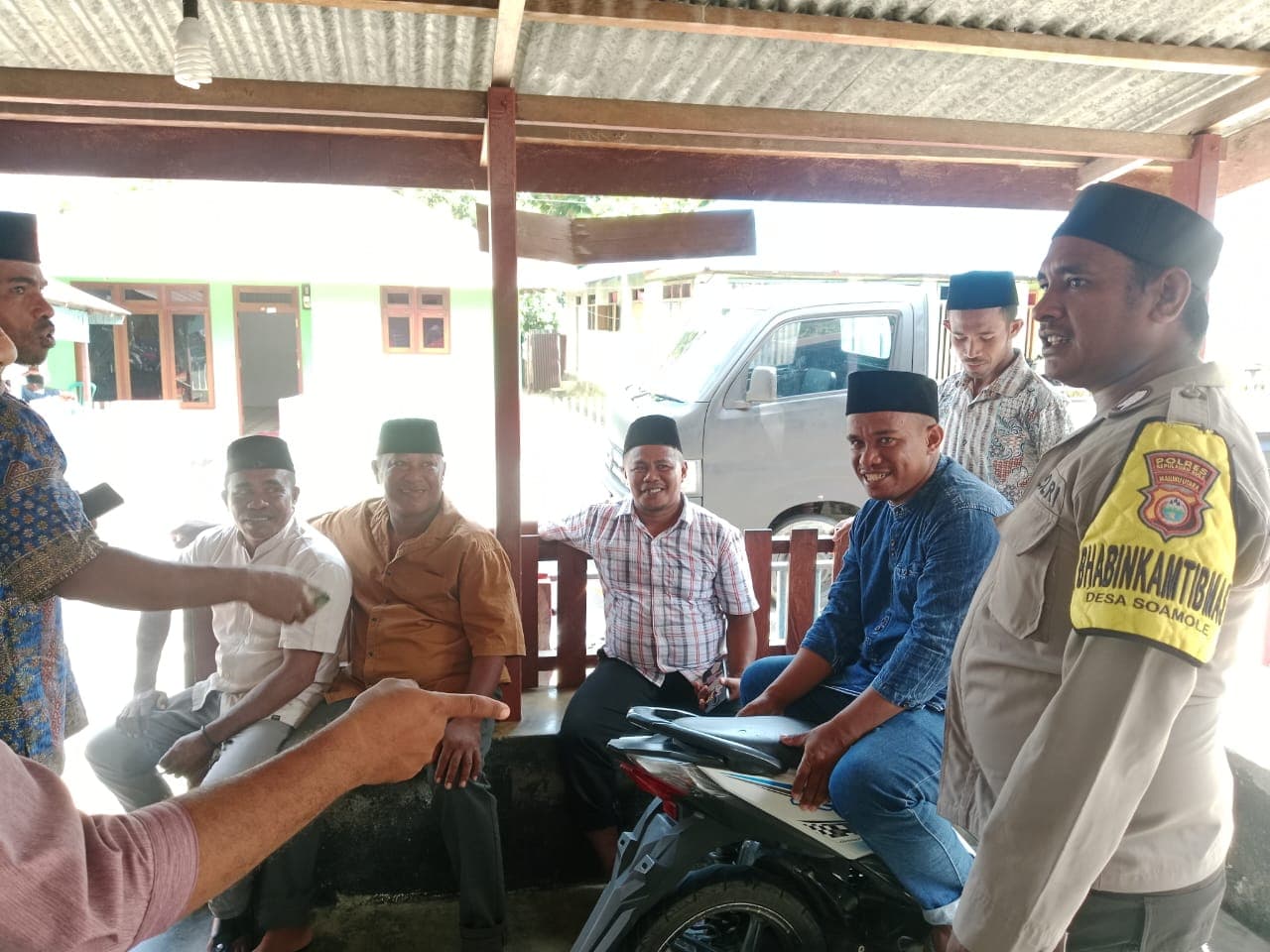 Masuk Tahap Kampanye Bripka Irwan Gencar Sosialisasi Kamtibmas Di Desa Soamole