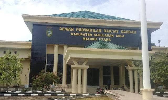 ditantang-rdp-dengan-inspektorat-terkait-18-kasus-dd-komisi-i-dprd-sula-malah-beda-pernyataan