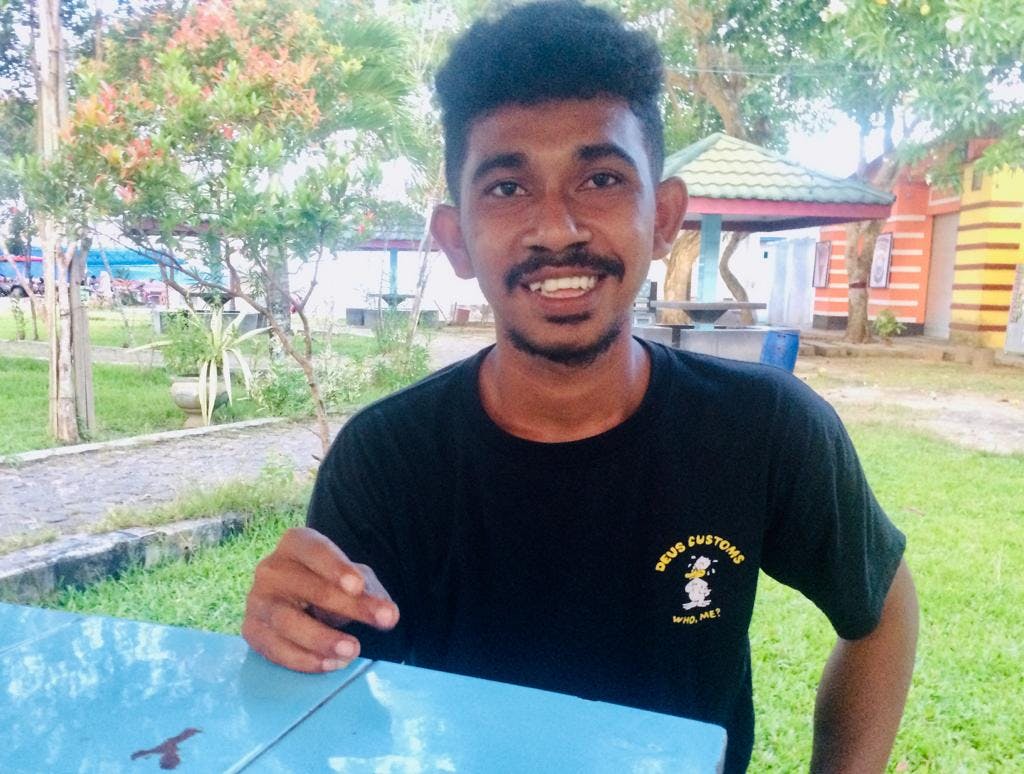 Cerita Mahasiswa Unkhair Asal Sula Yang Kerap Kampanyekan Kebersihan Di Taman Wansosa